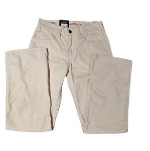 Ladies Levi's mid Rise corduroy